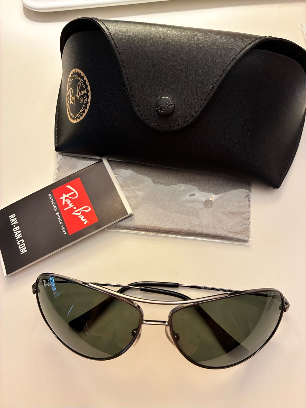 Ray-Ban Women’s Silver Frame Sunglasses with Black Case